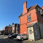 Red Gables - Ground Floor