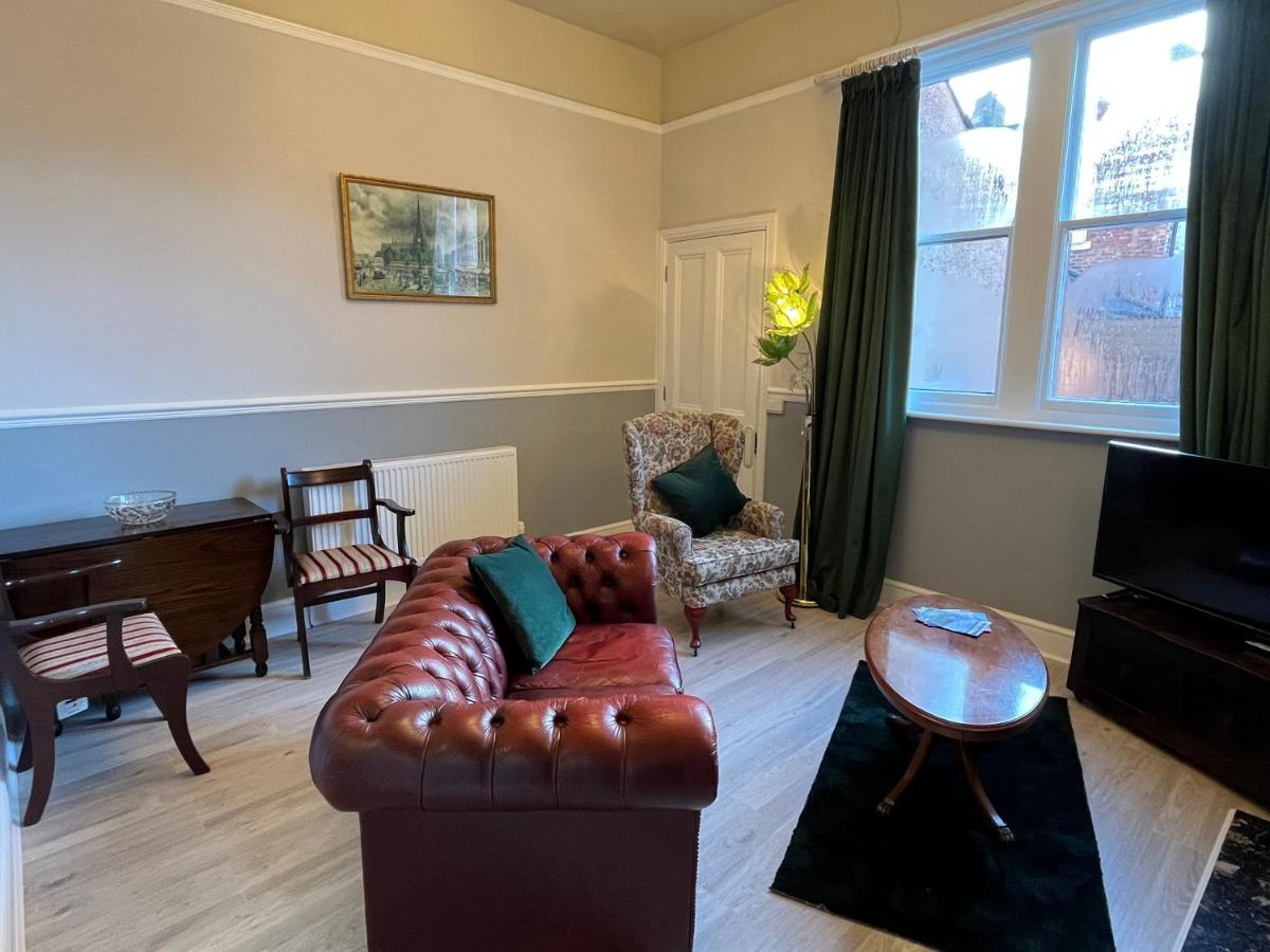 Red Gables - Ground Floor Apartment *