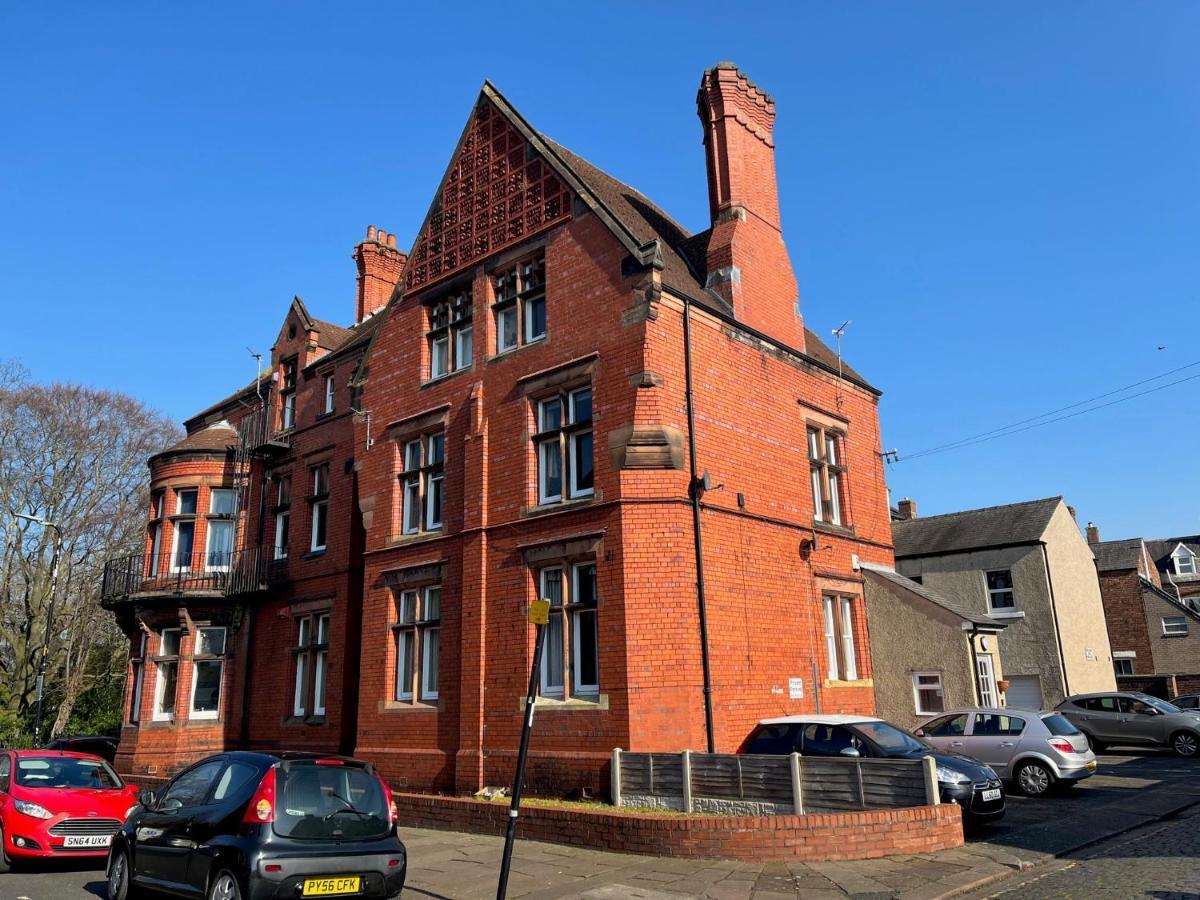 Red Gables - Ground Floor Apartment